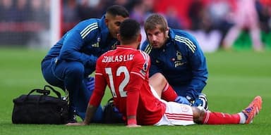 都体:道格拉斯-路易斯受伤下场,让他符合买断条款更加困难 都体:道格拉斯-路易斯受伤下场,让他符合买断条款更加困难